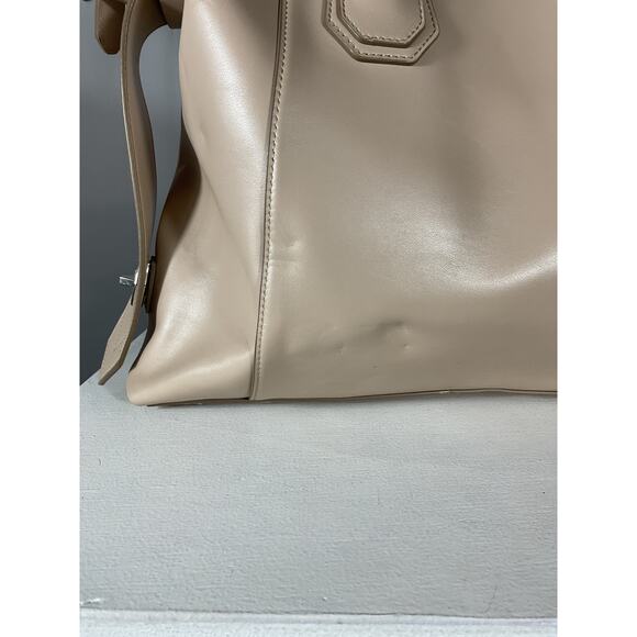 Givenchy Medium 'Antigona' Beige Leather Handbag - Picture 6 of 6